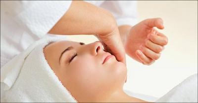 60 minutters dybderensende ansigtsbehandling 