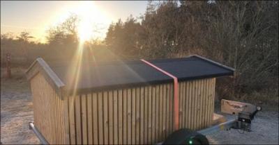  Lej et 2-personerslæhus på trailer
