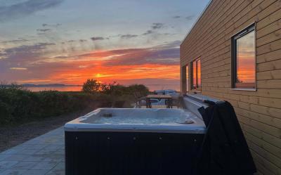 Limfjordshytte med halvpension - for 2