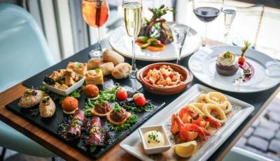 13 retters tapas og  valgfri drink