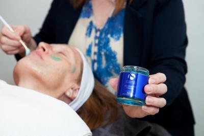 1 times frugtsyrebehandling inkl. ansigtsmassage