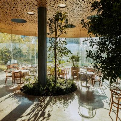 “Både udsigten og smagene overrumpler” - Berlingske