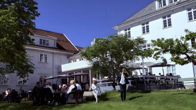 Slap af på en fredelig herregård omgivet af natur og nyd lokal mad.