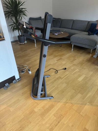 Afhent på Østerbro  - Demo model Ascendic 7011 Løbebånd