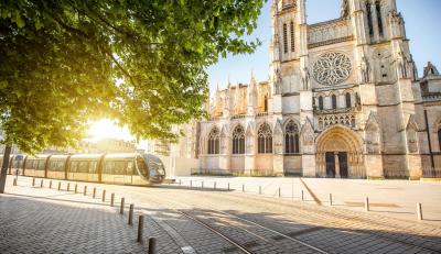 Sommer i charmerende Bordeaux
