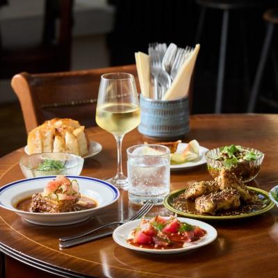 Et Østerbro-hjørne med personlighed, sæsonmad og god stemning