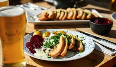 Stegt Flæsk Ad Libitum - Frederiksberg Rådhuskælder