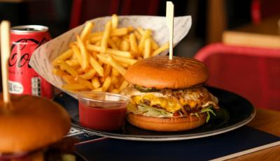 Valgfri Burger- eller Pizzacombo