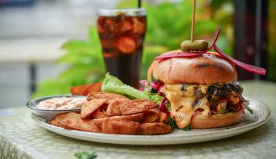 Burgermenu Med Sprøde Fritter