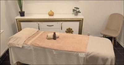 Mærk forskel i ryg, skuldre og nakke med professionel massage - 45 minutters målrettet ryg-, skulder- og nakkemassage med fokus på spændingslindring, afspænding og øget velvære. Professionel behandling i Indre By. Værdi kr. 700,-