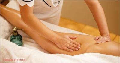 Glød og fornyet energi med lymfedrænende detox massage - Oplev en dybdegående ansigtsmassage, der stimulerer lymfesystemet, reducerer hævelser og giver huden fornyet glød og vitalitet. Værdi kr. 899,-