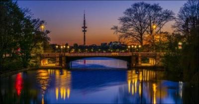 Forkæl dig selv med et skønt storbyophold i Hamborg - 2 overnatninger, morgenmad mm.