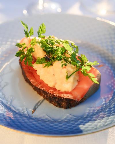 50% på frokostbord á 3 serveringer - "Det er genialt tænkt" - Berlingske