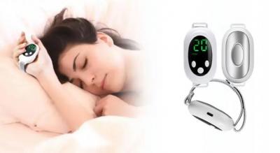 Søvnhjælpemiddel med mild EMS-pulsstimulering, der hjælper kroppen med at slappe af og falde hurtigere i søvn