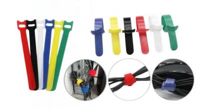 50 stk. kabelbånd - forvandl kabelkaos til orden på få sekunder. Genanvendelige, slidstærke og nemme at justere.