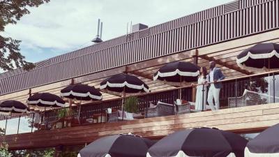 Hotel og poolklub kun 20 minutter fra det centrale Stockholm