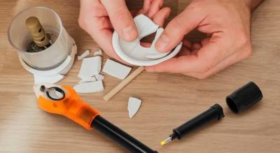 Praktisk plastlim - perfekt til hurtige, stærke og holdbare reparationer på plast og andre materialer