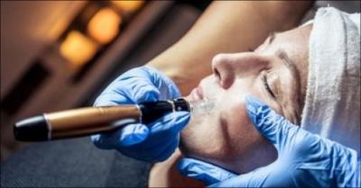 Microneedling behandling giver glattere hud og ny glød