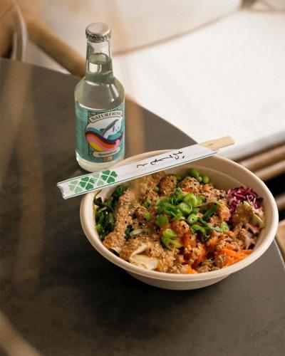 Valgfri Stor Poké Bowl @ Maui Poke - Hawaiianske Bowls Fyldt med Friskhed!