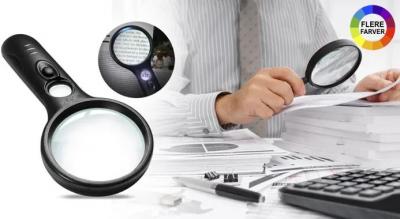 Håndholdt forstørrelsesglas med 3× forstørrelse og LED-lys. Bruges til at læse instruktioner, tekster eller brochurer.