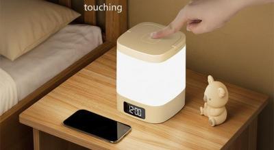 LED natbordslampe med fjernbetjening - energibesparende, moderne lampe med blødt lys