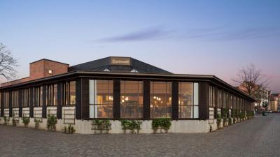 Ophold med lækre middage og morgenbuffet med hjemmelavede specialiteter