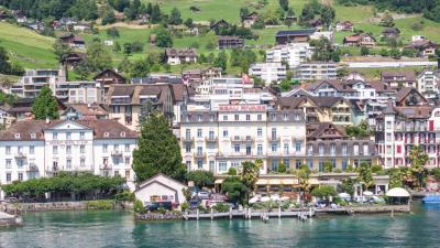 Fornyende spa-faciliteter, have og pool i romantiske omgivelser