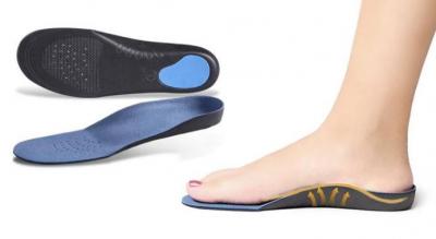 Ortopædiske skoindlæg med svangstøtte, der kan reducere smerter i fødder, knæ og ryg