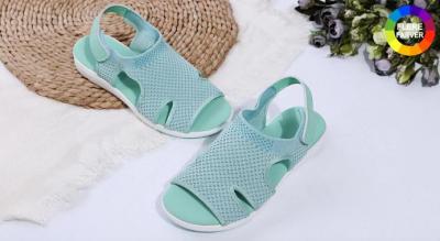 Få et par ultraskønne sandaler i mesh - lavet i lækre materialer og hele 6 smukke farver, så der er noget til enhver smag