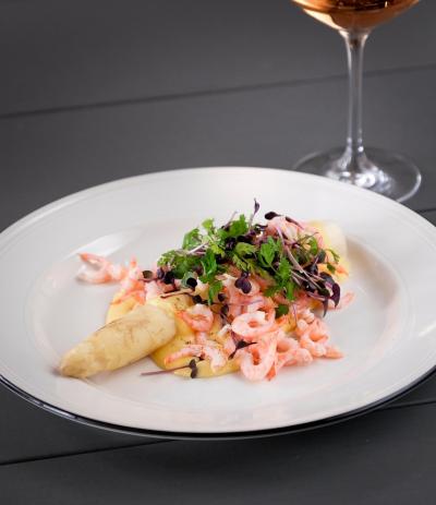 2-retters menu på No. 22 Bistro - Udsøgt gastronomi og udsigt over Rungsted Havn