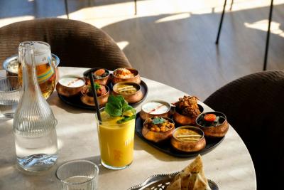 Indisk Thali Menu hos Namaste