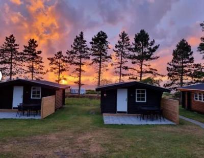 Miniferie på Hvalpsund Familie Camping - Nyrenoveret minihytte inklusiv tapas og morgenbrød