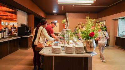 Moderne, indbydende værelser og nem adgang til byens seværdigheder.