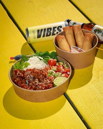 Crispy Chicken Bowl + Spring Rolls @ The Sun Street - Autentisk Thai i Ørestaden