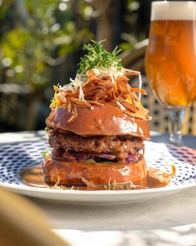 Gourmet Bøfsandwich hos Frederiksberg Rådhuskælder