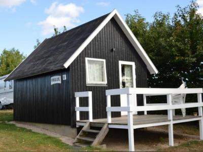 Miniferie for 4 på Løgballe Camping - hytte i dejlig dansk natur - under 1 time fra Legoland