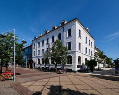 Ophold for 2 midt i Brønderslev med morgenbuffet og velkomstgave - Hotel Phønix
