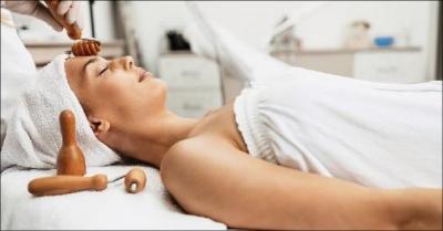 Forkæl ansigtet med Facial Wood Therapy på Frederiksberg - Prøv den populære Facial Wood Therapy hos Beauty by Yessi-K og forkæl huden med en afslappende og opstrammende ansigtsbehandling. Værdi kr. 895,-