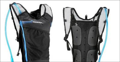 Rygsæk med vandbeholder