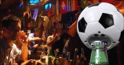 2 sjove fodbold øl-åbnere