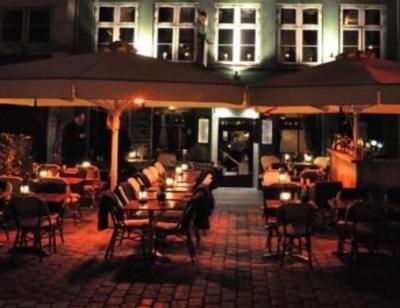 Frit valg på solsiden i Nyhavn - godt anmeldt