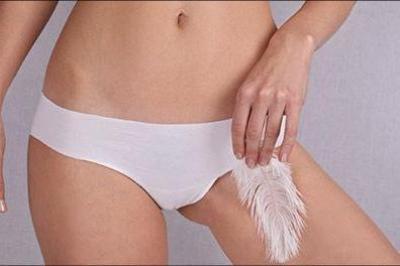 Bestseller: Voksning af begge ben + bikinilinje