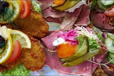 Bestseller: 10 stk. smørrebrød ud-af-huset