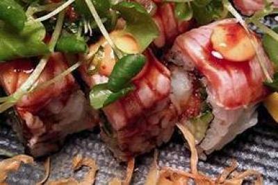 Bestseller: Sushimenu med 16 stykker sushi