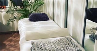 45 min. psykoterapi og 30 min. energibehandling 