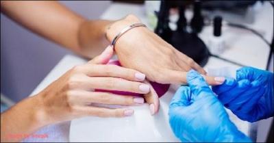 Forkæl dig selv med neglemanicure med gel